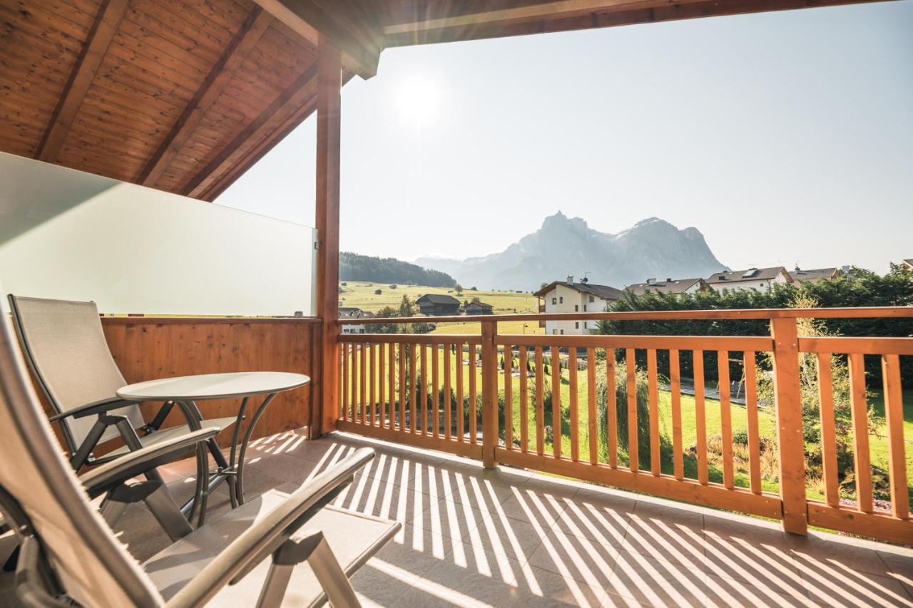 Hotel Castel Oswald Von Wolkenstein กัสเตลรอตโต ภายนอก รูปภาพ